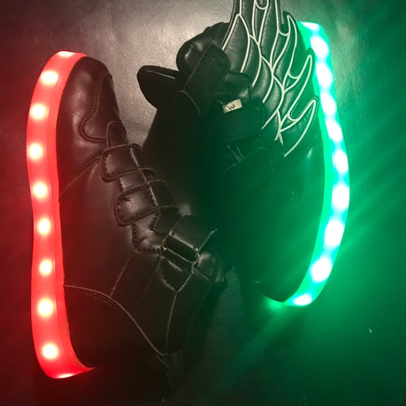 Light up sneaker - Picture 3 of 7